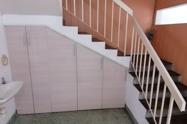 Oug 2 Storey Terrace Basic House For Sale