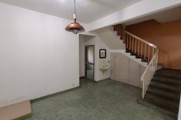 Oug 2 Storey Terrace Basic House For Sale