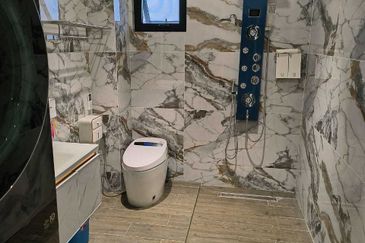 Oug Newly Rebuilt 3 Storey Terrace House For Sale