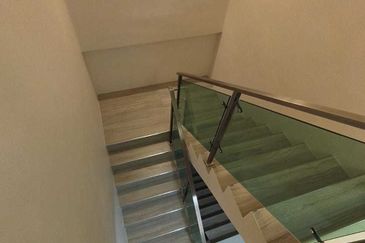 Oug Newly Rebuilt 3 Storey Terrace House For Sale