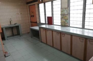 Oug 2 Storey Terrace House For Sale