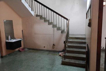 Oug 2 Storey Terrace House For Sale