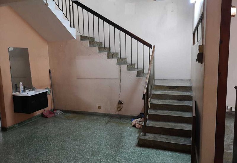 Oug 2 Storey Terrace House For Sale