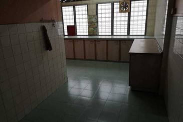 Oug 2 Storey Terrace House For Sale