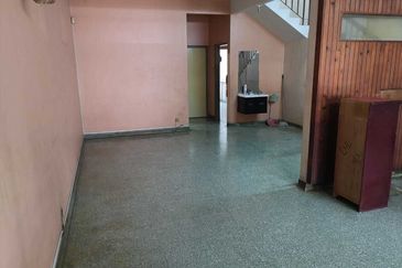 Oug 2 Storey Terrace House For Sale