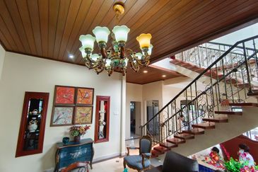 Taman Desa Jalan Kelang Lama 2 Storey Corner Full Furnished Bungalow For Rent