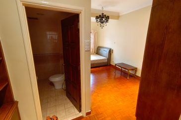 Taman Desa Jalan Kelang Lama 2 Storey Corner Full Furnished Bungalow For Rent