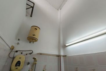 OUG 2 Storey Terrace Biggest Layout For Sale