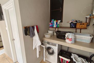 Oug/Taman Yarl 2 Storey Semi D Well Kept House For Sale