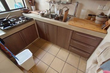 Oug/Taman Yarl 2 Storey Semi D Well Kept House For Sale