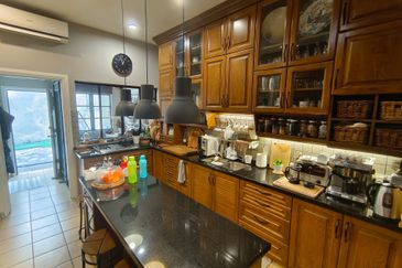 Oug/Taman Yarl 2 Storey Semi D Well Kept House For Sale