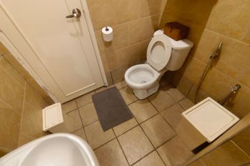 Oug/Taman Yarl 2 Storey Semi D Well Kept House For Sale