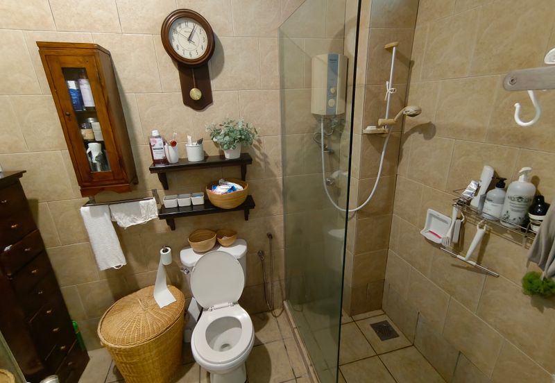 Oug/Taman Yarl 2 Storey Semi D Well Kept House For Sale