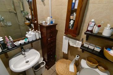 Oug/Taman Yarl 2 Storey Semi D Well Kept House For Sale