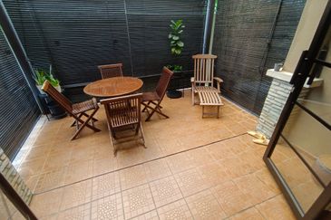 Oug/Taman Yarl 2 Storey Semi D Well Kept House For Sale