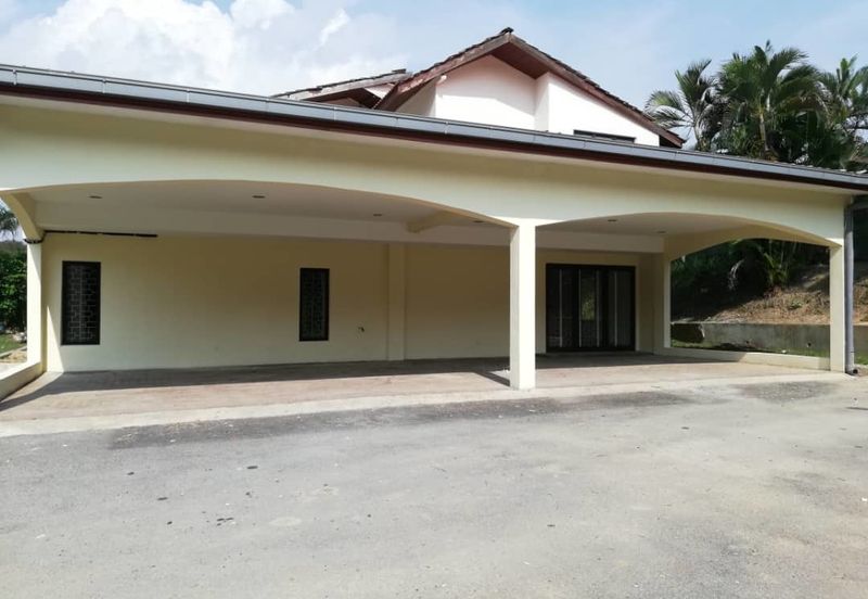Oug/Taman Yarl Corner 2 Storey Bungalow For Sale