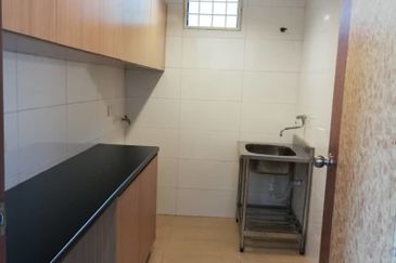 Oug/Taman Yarl Corner 2 Storey Bungalow For Sale