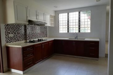Oug/Taman Yarl Corner 2 Storey Bungalow For Sale