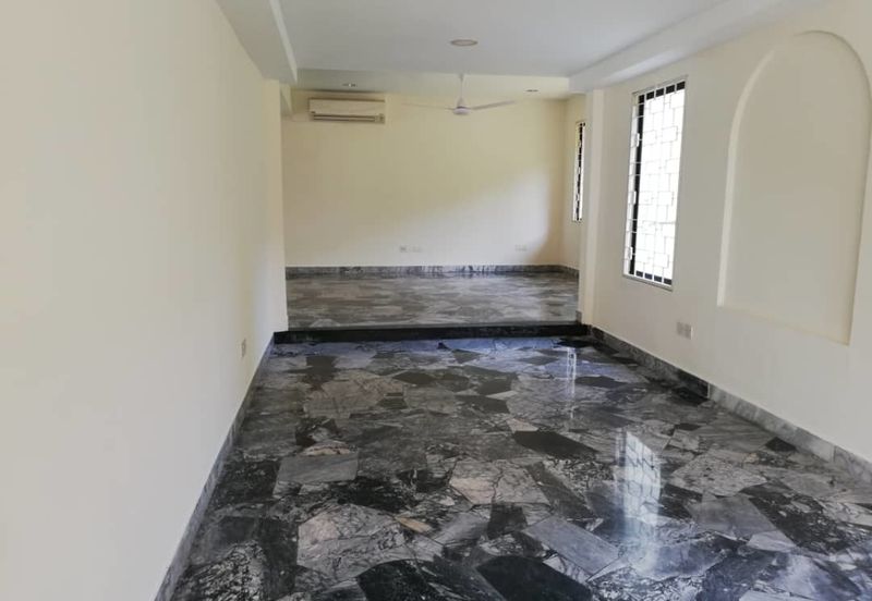 Oug/Taman Yarl Corner 2 Storey Bungalow For Sale