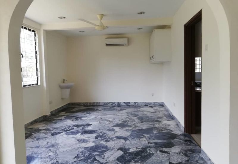 Oug/Taman Yarl Corner 2 Storey Bungalow For Sale