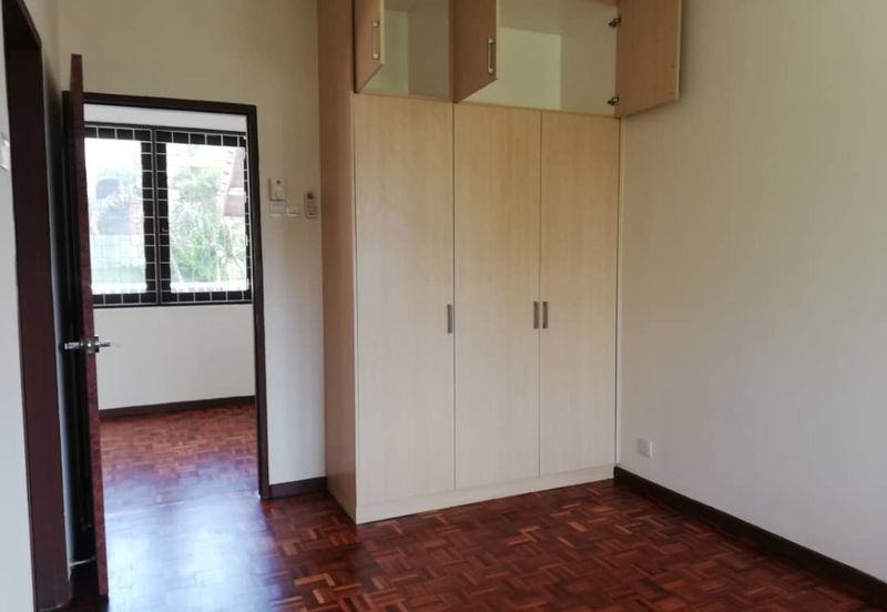 Oug/Taman Yarl Corner 2 Storey Bungalow For Sale