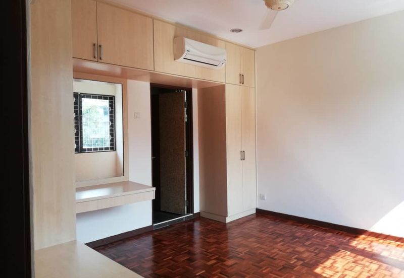 Oug/Taman Yarl Corner 2 Storey Bungalow For Sale
