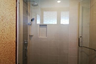 Oug/Taman Yarl Corner 2 Storey Bungalow For Sale