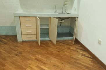 Oug 2 Storey Terrace House For Rent