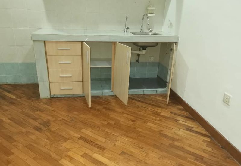 Oug 2 Storey Terrace House For Rent