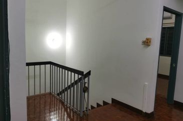 Oug 2 Storey Terrace House For Rent