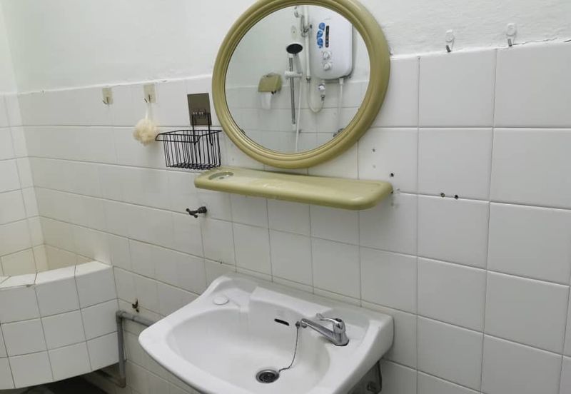 Oug 2 Storey Terrace House For Rent