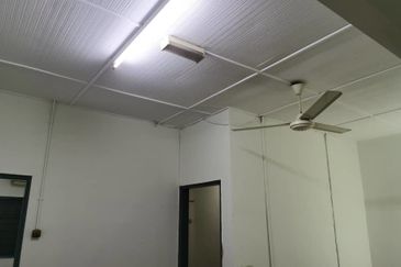 Oug 2 Storey Terrace House For Rent