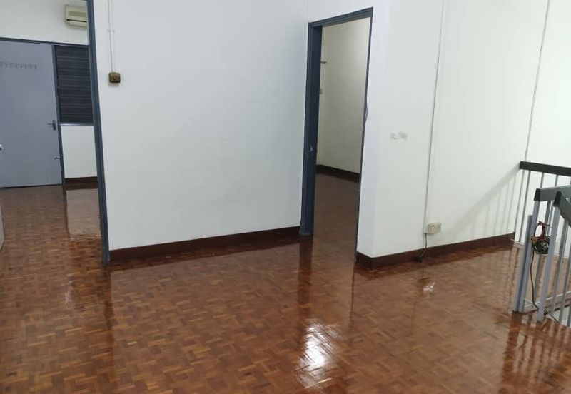 Oug 2 Storey Terrace House For Rent