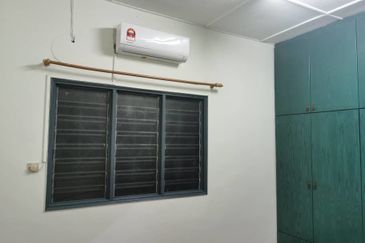 Oug 2 Storey Terrace House For Rent