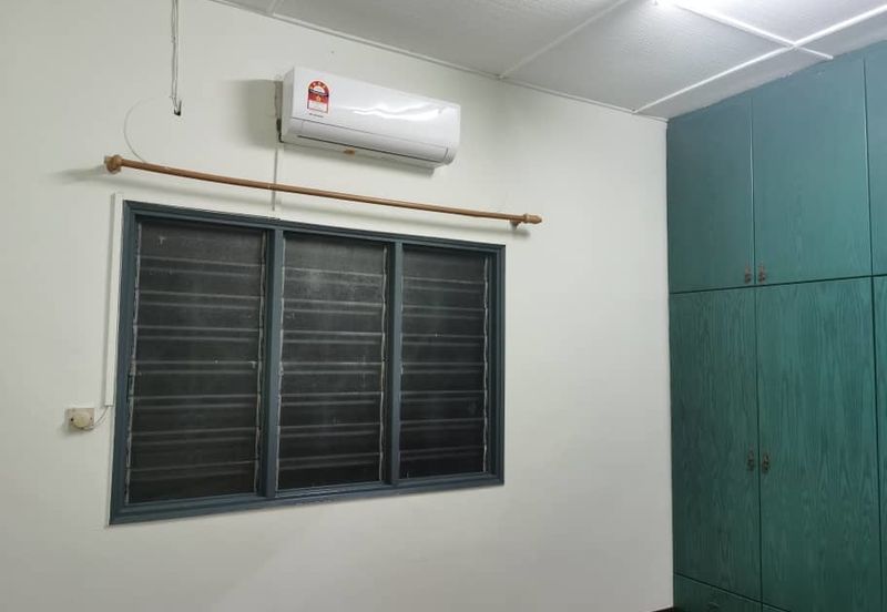 Oug 2 Storey Terrace House For Rent