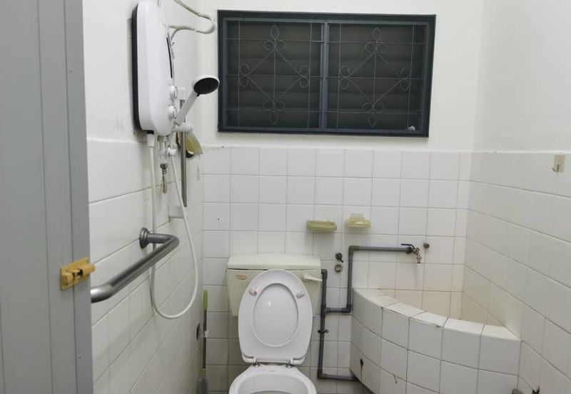 Oug 2 Storey Terrace House For Rent