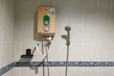 Oug 2 Storey Terrace House For Rent