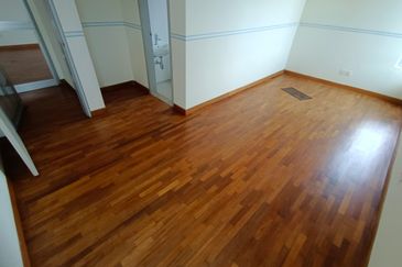 OUG/Salak South 3 Storey Corner Semi D For Rent