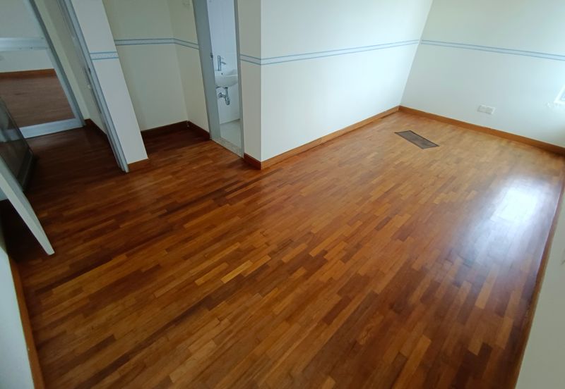 OUG/Salak South 3 Storey Corner Semi D For Rent