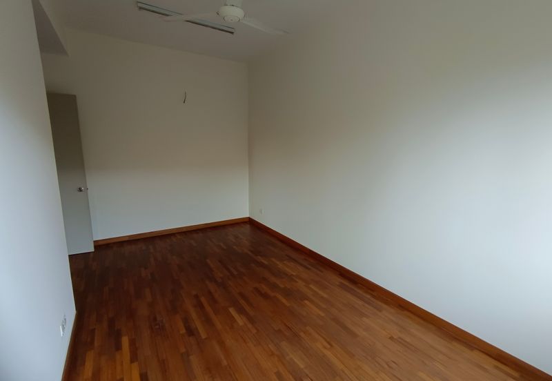 OUG/Salak South 3 Storey Corner Semi D For Rent