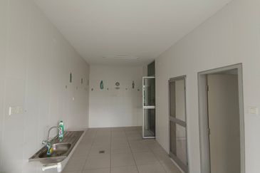 Oug/Salak South 3 Storey Corner Semi D For Sale