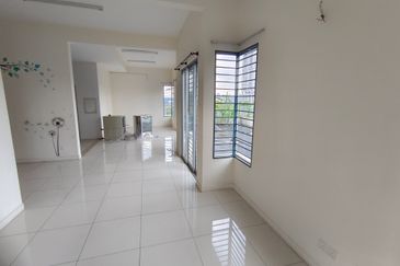 Oug/Salak South 3 Storey Corner Semi D For Sale