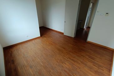 Oug/Salak South 3 Storey Corner Semi D For Sale