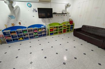 Oug 2 Storey Intermediate Semi D For Rent