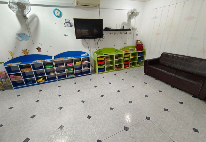 Oug 2 Storey Intermediate Semi D For Rent