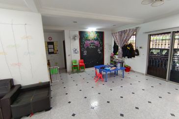 Oug 2 Storey Intermediate Semi D For Rent