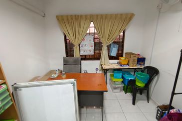 Oug 2 Storey Intermediate Semi D For Rent