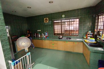 Oug 2 Storey Intermediate Semi D For Rent