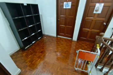 Oug 2 Storey Intermediate Semi D For Rent