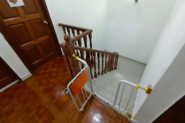 Oug 2 Storey Intermediate Semi D For Rent